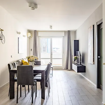 Casa Kenzo With Parking By Napoliapartments Lägenhet