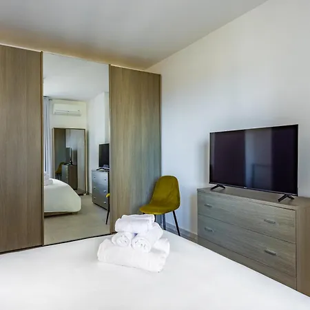 Casa Kenzo With Parking By Napoliapartments شقة *