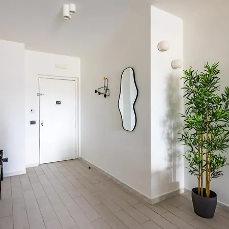 Casa Kenzo With Parking By Napoliapartments نابولي