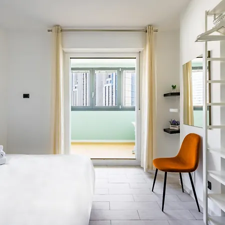 Casa Kenzo With Parking By Napoliapartments Lägenhet