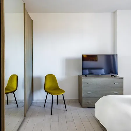شقة Casa Kenzo With Parking By Napoliapartments