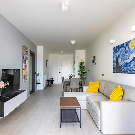 Casa Kenzo With Parking By Napoliapartments شقة *