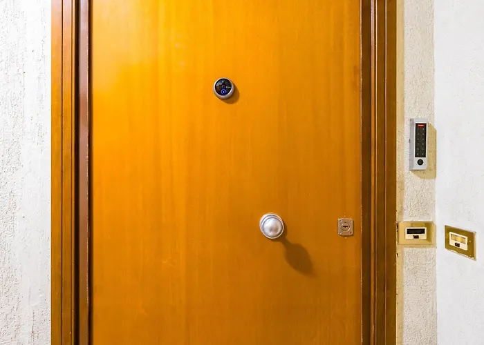 Appartamento Casa Kenzo With Parking By Napoliapartments