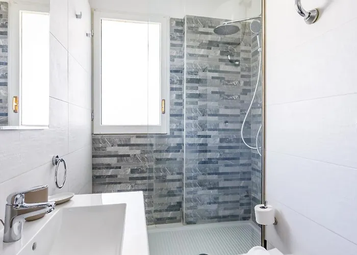 Appartamento Casa Kenzo With Parking By Napoliapartments