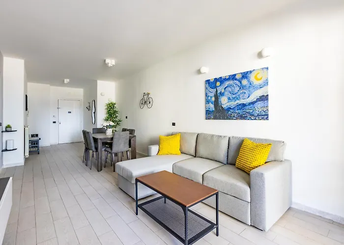 Appartamento Casa Kenzo With Parking By Napoliapartments