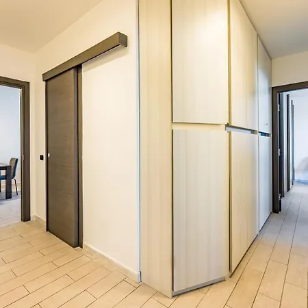 アパート Casa Kenzo With Parking By Napoliapartments